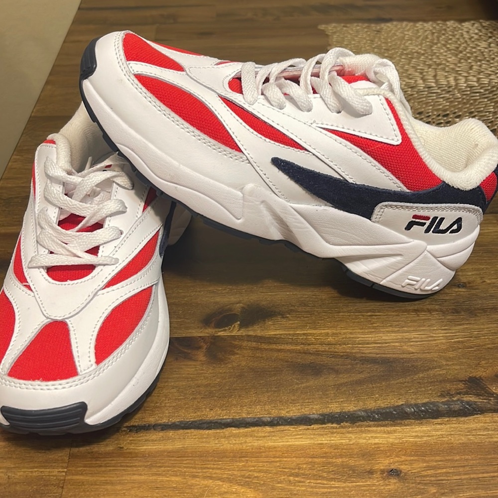 Women size 7.5 gym shoe